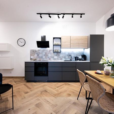 Native Apartments Pulaskiego 6 Krakau Buitenkant foto